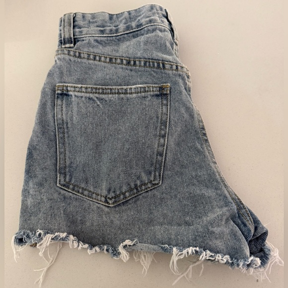 Women's Distressed Cotton: On High Rise Denim Shorts - Picture 5 of 9